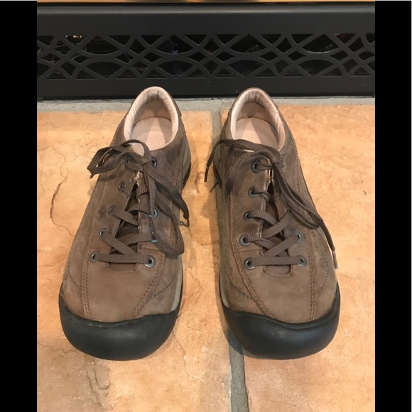 Keen Shoes - Keens women’s Presidio shoes.